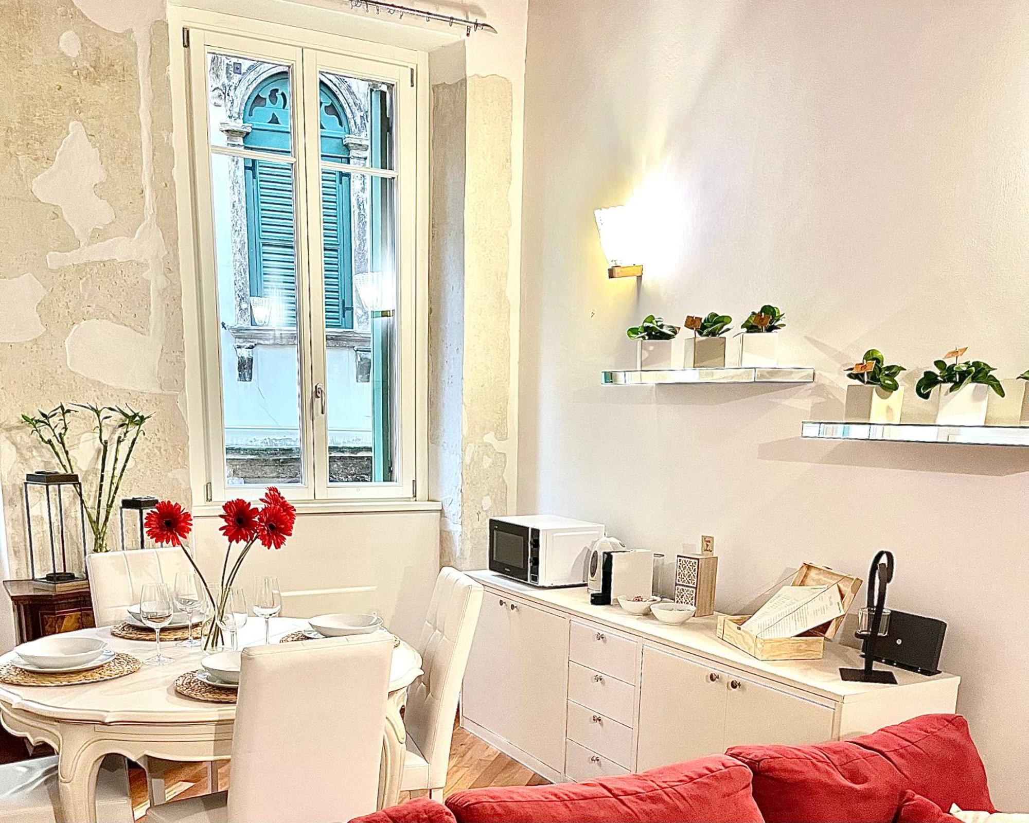 Magnolia Home - Piazza Delle Erbe Verona Eksteriør bilde