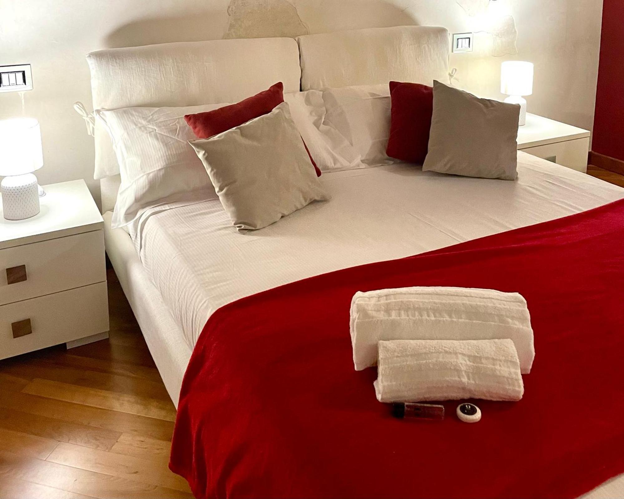 Magnolia Home - Piazza Delle Erbe Verona Eksteriør bilde